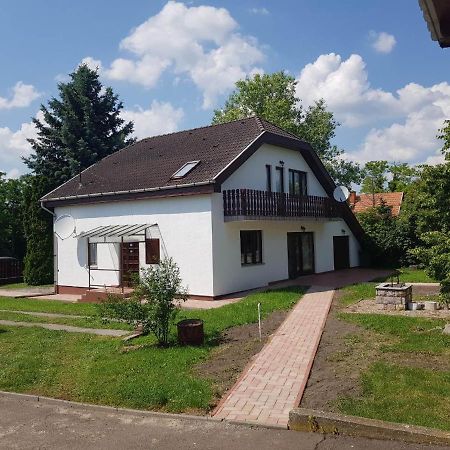 Czinege Vendégház - Nagy ház Poroszlo Exterior foto